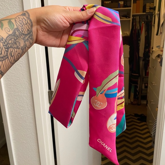 SALE❗️Authentic Chanel Bandeau Scarf Twilly